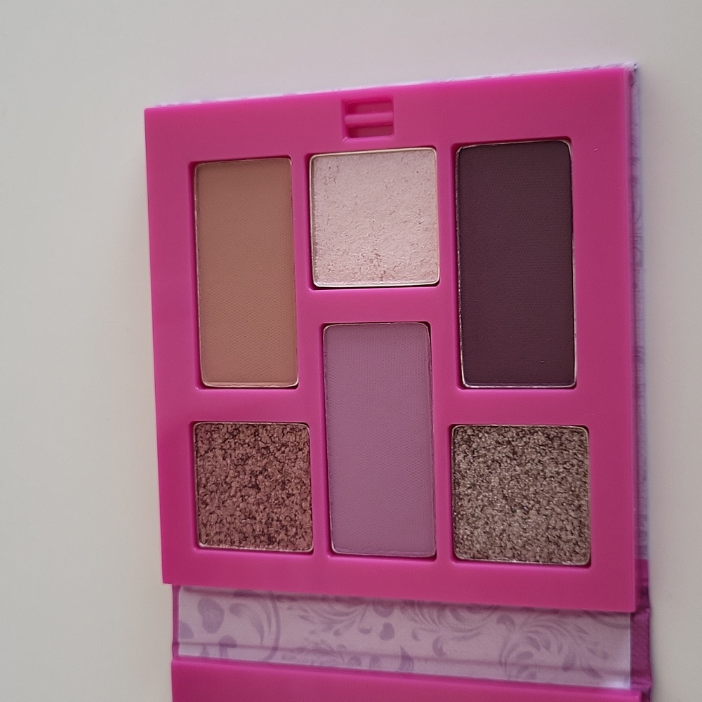 Too Faced Life Is A Fairytale Eyeshadow Palette